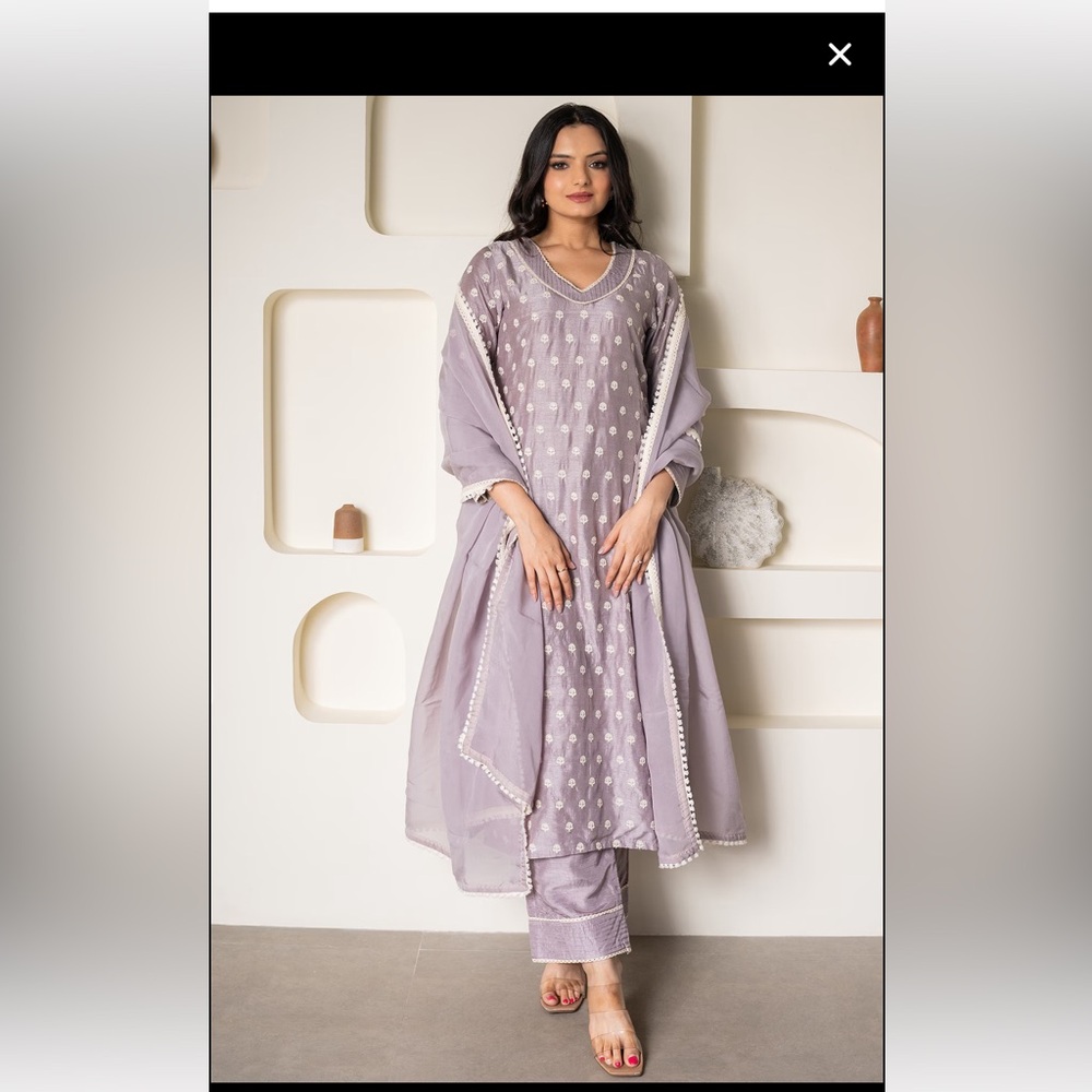NWT Indianwear Silk Kurta Set Embroidered Designer Saangi